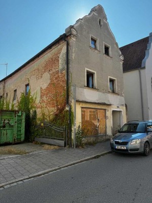 Renovierungsbedürftiges Mehrfamilienhaus in Geiselhöring