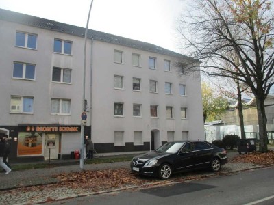 2 Zimmer plus großer Wohnküche, 3. OG, NEU RENOVIERT, HER-Sodingen, Mont-Cenis-Str. 192