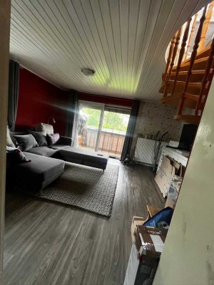 Freundliche 5-Zimmer-Wohnung mit Balkon und EBK in Niederdürenbach