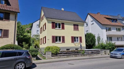 Freistehendes 5/7-Zi.-Einfamilienhaus in Stuttgart-Rohracker mit Sauna, Pool und Gewölbekeller