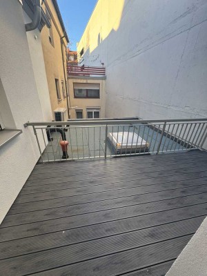 91m² sanierte 4-Zimmer Whg. mit Balkon & EBK im Herzen der Stadt