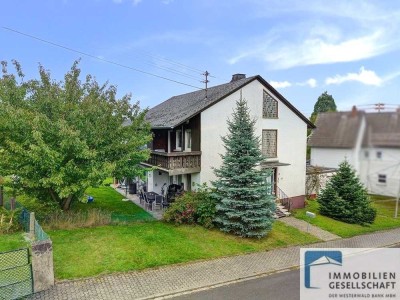 Ein- Zweifamilienhaus auf großem Grundstück mit Baupotenzial