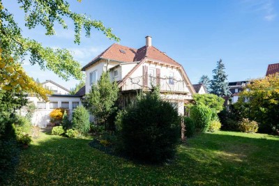 Großzügiges Grundstück mit Jugendstilhaus zur Sanierung oder zum Abriss