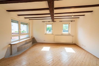 Renovierte 2,5-Raum-Hochparterre-Wohnung mit Einbauküche in Riedstadt