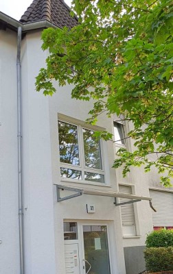 Stilvolle 3,5-Zimmer-Wohnung mit Balkon und EBK incl. Tiefgaragenstellplatz