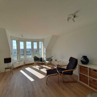 Penthousefeeling: 3-Zi.-Wohnung mit ausbaufähigem Speicher