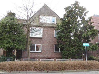 3,5 ZKB im 1. OG im 3-Familienhaus im Hansaviertel mit EBK, Bad, Gäste-WC, Balkon, Keller!