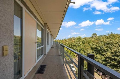 Attika-Wohnung - vermietet -
Balkon, Tiefgarage & Potenzial