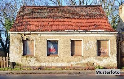 Chance zum Neubeginn + abbruchreifes Wohnhaus +