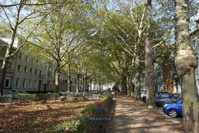 KREFELD - ZENTRAL GELEGEN - SCHÖNE ZWEI-ZIMMERWOHNUNG MIT EINBAUKÜCHE UND BALKON