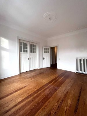 großzügige Altbauwohnung in Hamburg-Bahrenfeld