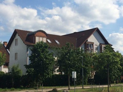 Lichtdurchflutete klimatisierte  2-Zimmer-Wohnung mit Einbauküche in Karlsruhe