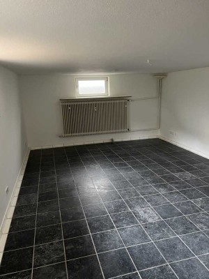 Helle Kellerwohnung in zentraler Lage in Uttenreuth