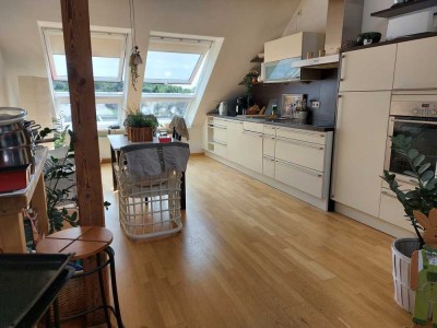 Ca. 88 m² Dachgeschoss-Maisonettewohnung Nähe des Schlosspark  Benrath!