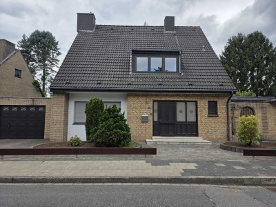 Großzügiges, freistehendes Einfamilienhaus in guter Wohnlage von Uerdingen
