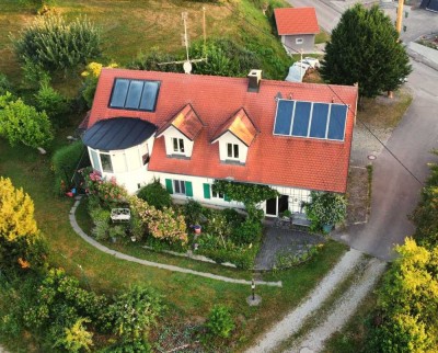Wohnhaus im Grünen auf großem Grundstück im Allgäu