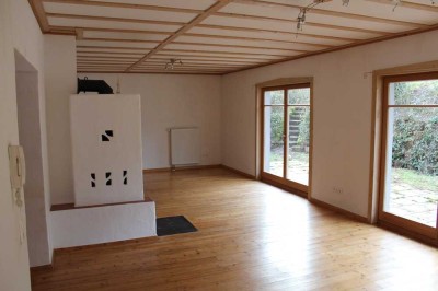 Geräumige, preiswerte und gepflegte 8,5-Raum-Doppelhaushälfte in Kottweiler-Schwanden
