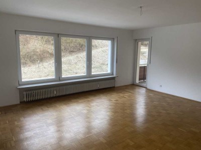 Ansprechende 4-Zimmer-Wohnung mit gehobener Innenausstattung mit Balkon in Pielenhofen