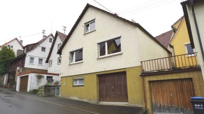 Einfamilienhaus mit Einliegerwohnung in Eningen u.A.