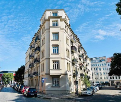 Zentrum/Ost - Moderne 2-Zi.-Whg. mit Tageslichtbad, Parkett/FuBoHeizg.