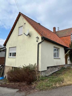 Landwirtschaftliches Anwesen mit freistehendem Einfam.-Wohnhaus, Stall, Scheune Pferdekoppel, Weide