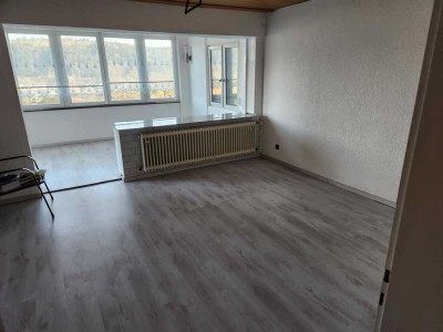 950 € - 80 m² - 2.5 Zi. Mit Terrasse
