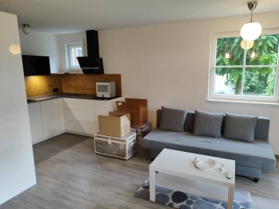 Voll renovierte Gartenwohnung mit großem Keller und 2 Stellplätzen in Wals-Siezenheim