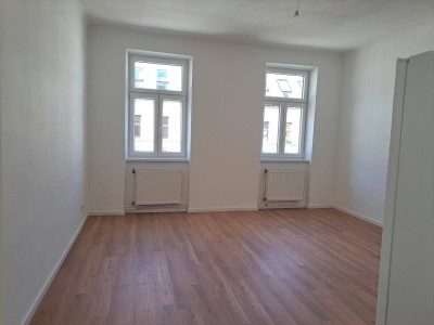 Erstbezug, 1,5-Zimmer Wohnung (getrennt begehbar) mit Wohnküche nahe Ubahn Kardinal-Nagl Platz