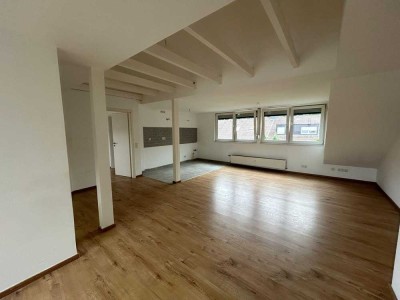 Helle DG-Wohnung Renoviert