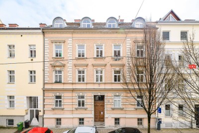 Komfortable Altbau Wohnung im Zentrum