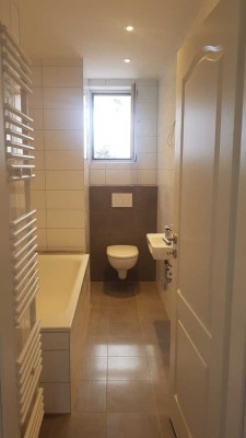Erstbezug nach Sanierung mit Balkon: Exklusive 2-Zimmer-Wohnung in Offenbach am Main