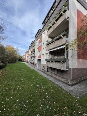 Helle 2-Zimmer DG-Wohnung inkl. schicker Einbauküche!