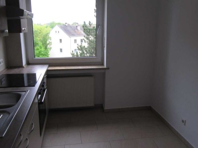 Exklusive, gepflegte 2-Raum-Wohnung mit Balkon und EBK in Straubing