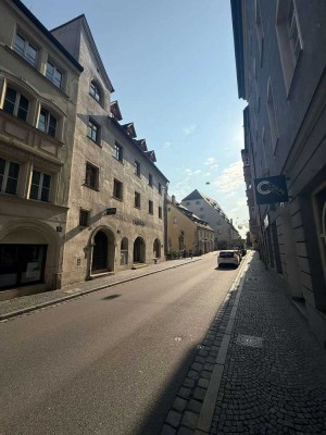 Denkmalgeschütze Immobilie in Regensburg! - Schöne 2-Zimmer Wohnung