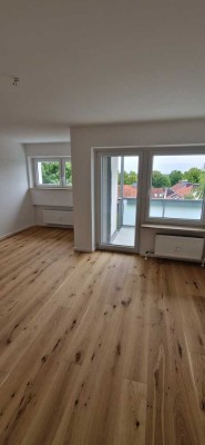 Saniertes Apartment mit großem Balkon und Küche
