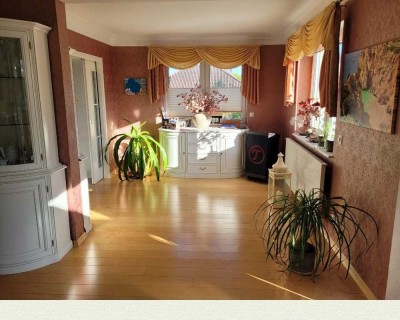 Einfamilienhaus mit Gästehaus und Nebengebäuden  zu verkaufen für 525000 €