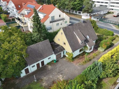 Großes Grundstück, beste Lage in Achim, mit 2 Familienhaus zu verkaufen