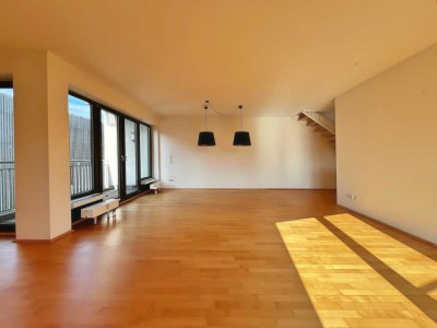 Moderne Maisonette-Wohnung im Zentrum von Bonn mit Garage u. Einbauküche sowie 300m vom HBF entfernt
