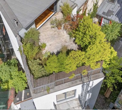 Privates Rückgebäude mit Roof-Top und Einliegerbereich