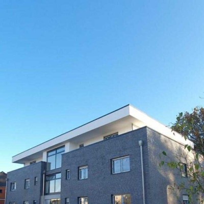 Traumwohnung mit Königsforst-Blick: Neuwertige 3-Zimmer-Wohnung mit Luxus-Küche & Balkon