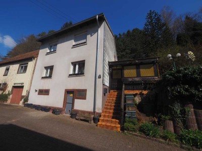 GÜNSTIGES EINFAMILIENHAUS AUF DEM LAND