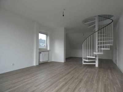 *** Moderne Maisonette-Wohnung im Dachgeschoss in Mörsenbroich ***