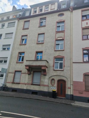 PROVISIONSFREIER VERKAUF MFH RÖDELHEIM AM S BAHNHOF/REWE/LIDL BREITLACHERSTR ALTBAU 4 ETAGEN