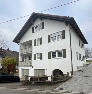 Großzügige Wohnung/DHH im Grünen in Petzenhofen