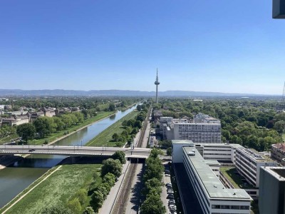 Geschmackvolle 3-Zimmer-Wohnung (23. OG) im Collini-Center zu verkaufen