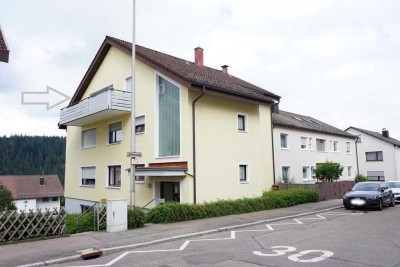 Großzügige, helle 2-Zimmer-Dachgeschosswohnung mit Ausblick in Freudenstadt