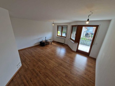 Traumhafte Mietwohnung mit EBK, Balkon & TG im Ortskern von Baltmannsweiler-Hohengehren