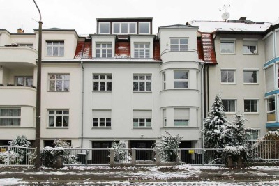 Traumhafte Stadtvilla in Bestlage: Direkt am Rosental mit viel Platz und großem Garten!