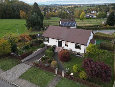 Interessantes Einfamilienhaus mit schönem Grundstück