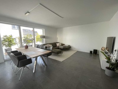 Helle und neuwertige 3-Zimmer Wohnung mit Balkon und Einbauküche